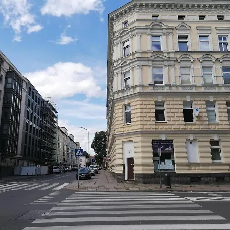 Hostel Tulip - Pokoj 2 Ze Wspolna Lazienka I Kuchnia Szczecin Exterior photo