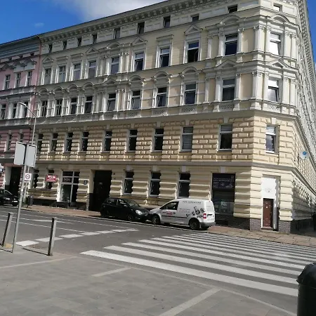Hostel Tulip - Pokoj 2 Ze Wspolna Lazienka I Kuchnia Szczecin Exterior photo