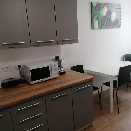 Hostel Tulip - Pokoj 2 Ze Wspolna Lazienka I Kuchnia Szczecin Exterior photo