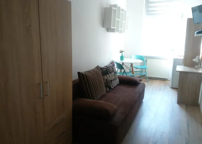 Hostel Tulip - Pokoj 2 Ze Wspolna Lazienka I Kuchnia