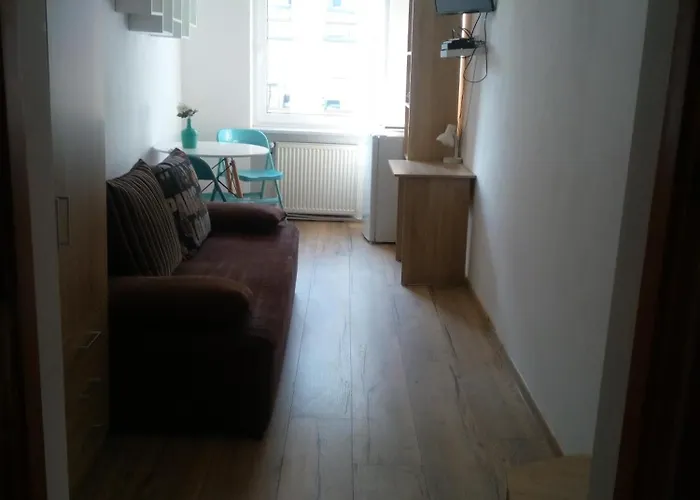 Hostel Tulip - Pokoj 2 Ze Wspolna Lazienka I Kuchnia